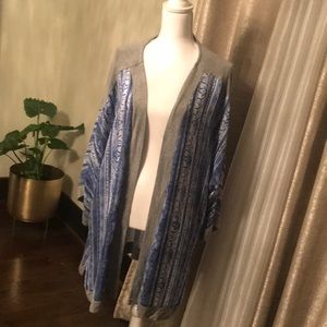 Adorable grey, blue, and white wrap